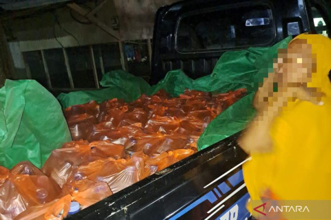 Polisi Ciduk Dua Penyelundup Minyak Tanah Subsidi di NTB