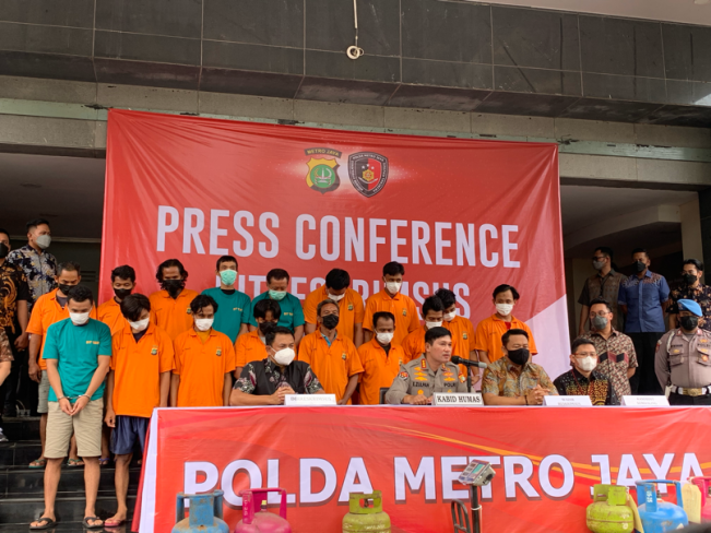 16 Tersangka Pengoplos Gas Non Subsidi Dibekuk Jajaran Polda Metro Jaya