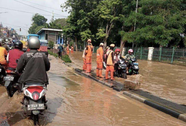 Genangan Air di Jalan Pasar Induk, BPBD: Kiriman dari Bogor