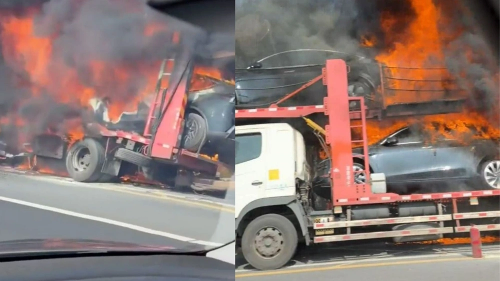 10 Unit Tesla Terpanggang saat Dibawa Truk di Jalanan Tiongkok