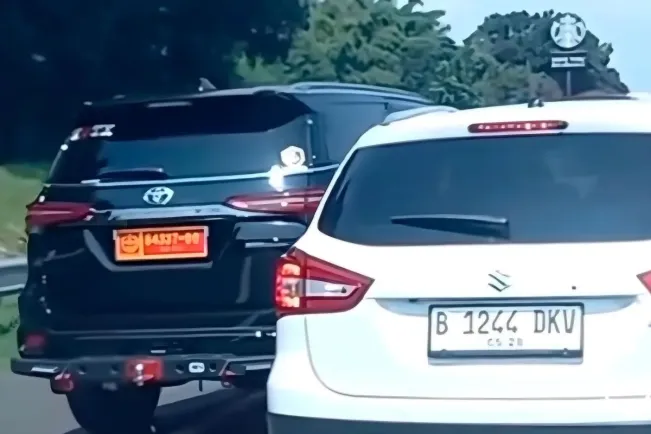Pakai Pelat Palsu TNI, Pengemudi Fortuner Ditangkap Polisi