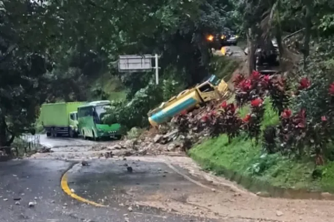 Longsor di Sibolangit, Jalur Medan-Berastagi Ditutup Sementara