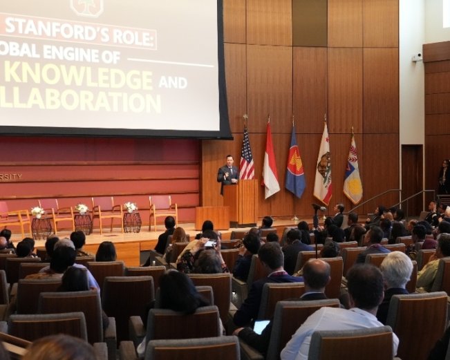 Menko AHY saat hadir sebagai pembicara utama dalam forum Southeast Asia Summit on Prosperity and Sustainability yang diselenggarakan di Universitas Stanford, Amerika Serikat. [Dok]