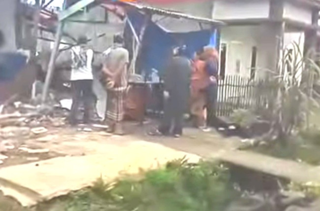 Rumah warga yang rusak akibat Gempa Magnitudo  6,3 yang mengguncang Bengkulu. [Instagram]