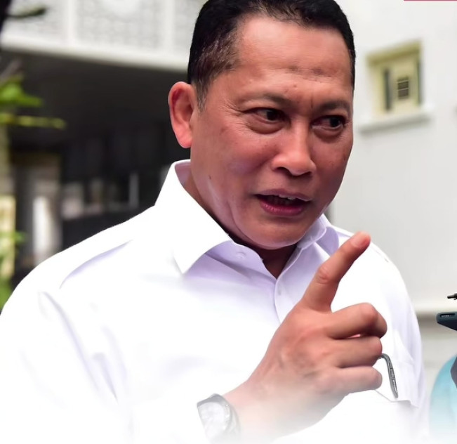 Budi Waseso resmi dicopot dari jabatan Komisari PT Semen Indonesia (Persero) Tbk. [Instagram]