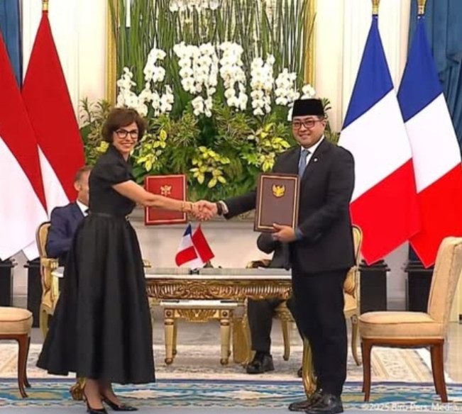 Menteri Ekonomi Kreatif (Ekraf) RI, Teuku Riefky Harsya, dan Menteri Kebudayaan Prancis, Rachida Dati. [Instagram @TeukuRiefky]