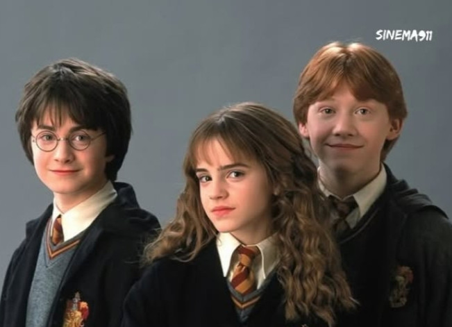 Tiga sosok pemeran Harry Potter sebelumnya, yakni Daniel Radcliffe, Emma Watson, dan Rupert Grint. [Instagram]