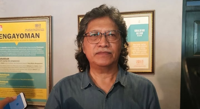 Pendakwah kondang Emha Ainun Nadjib sempat mendapatkan perawatan intensif di rumah sakit karena kondisi kesehatannya yang memburuk. [Instagram]