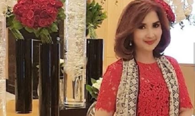 Inilah Sosok Ismarindayani Priyanti Istri Roy Suryo, Ternyata Mantan Bos Bank