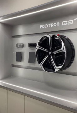 Selain memamerkan mobil listrik Polytron juga pameran produk lainnya. [Instagram]