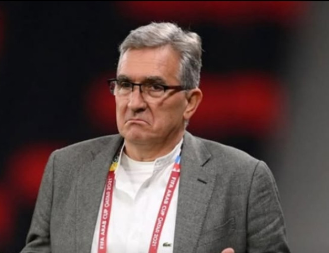 pelatih Timnas China Branko Ivankovic.memberikan selamat kepada Timnas Indonesia usai timnya kalah. [Instagram]