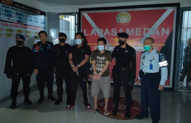 Dua tahanan pengedar narkoba dipindahkan dari LP Tanjunggusta ke Nusakambangan. [Instagram]