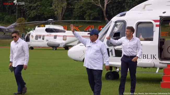 Naik Helikopter, Presiden Prabowo dan Macron Tiba di Akmil Magelang