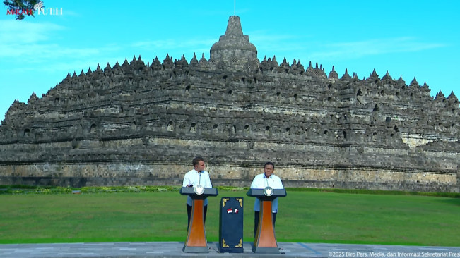 Dampingi Presiden Prancis Kunjungi Candi Borobudur, Prabowo: Ini Maha Karya Peradaban