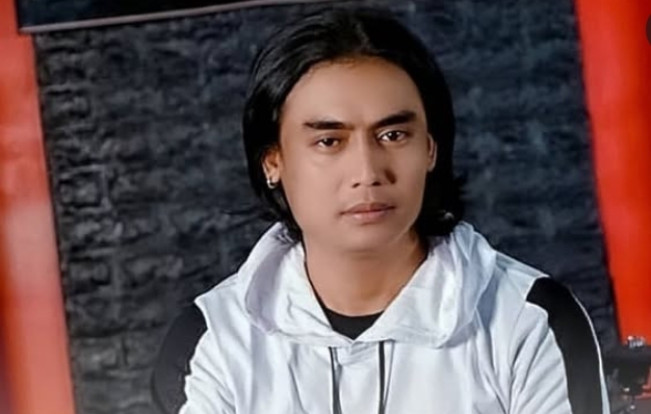 Bebaskan Penyanyi Bawakan Lagunya, Charly Van Houten Justru Tuai Kritik