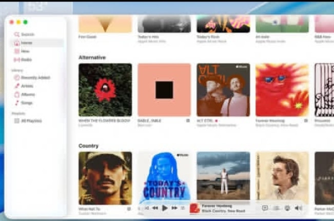 Aplikasi Foto mengalami peningkatan dari sisi pencarian dan kategori visual, mirip seperti di iOS 26. [Instagram]