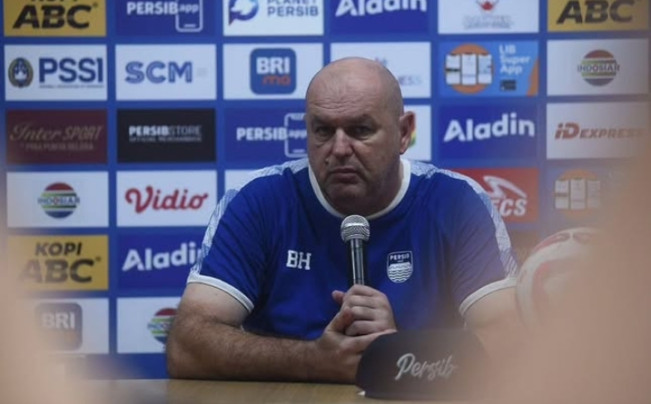 Pelatih Persib Bandung Bojan Hodak