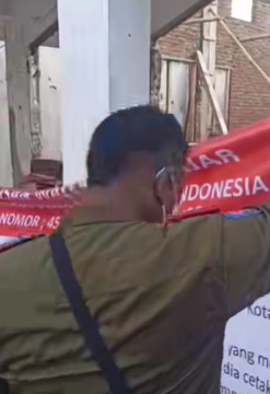 Pemerintah kota Banjar memasang spanduk larangan aktivitas beribadah bagi kelompok Ahmadiyah. [Instagram]