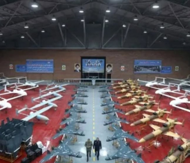Iran menampilkan 1000 drone atau pesawat tanpa awak ke publik sebagai kekuatan militernya. [Instagram]