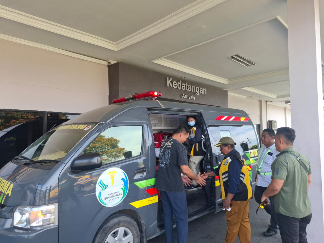 Satu anggota Pori dibawa ke Jakarta untuk menjalani perawatan medis lanjutan. [Dok Polri]