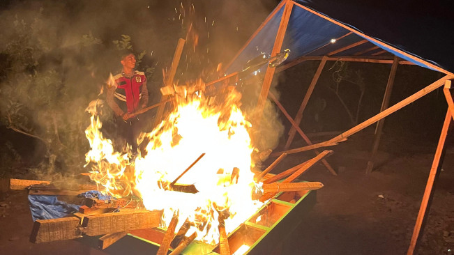 Polisi Bakar Barak Narkoba di Sunggal Deli Serdang, 2 Pemadat Sabu Ditangkap