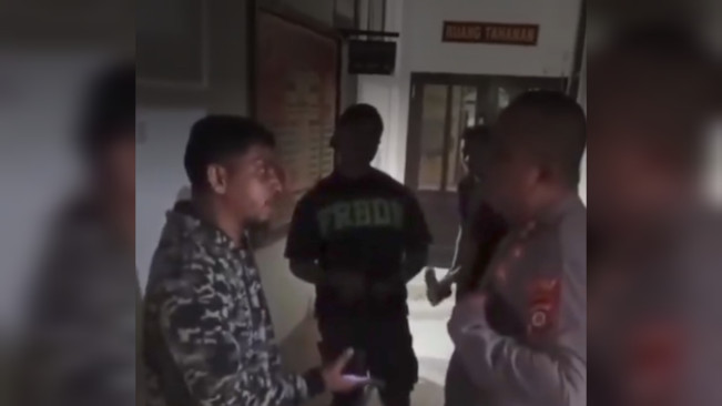 Kapolres Boalemo adu mulut dengan penambang. [Instagram]