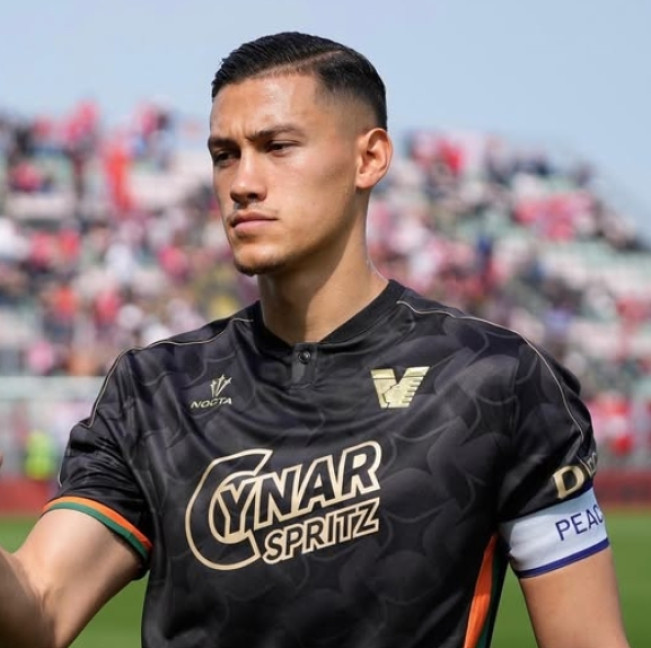 Jay Idzes tengah bernegosiasi dengan Udinese. [Instagram]