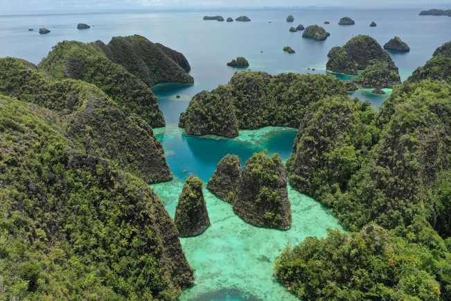 Perairan Raja Ampat jernih sebening kaca. [Pexels]