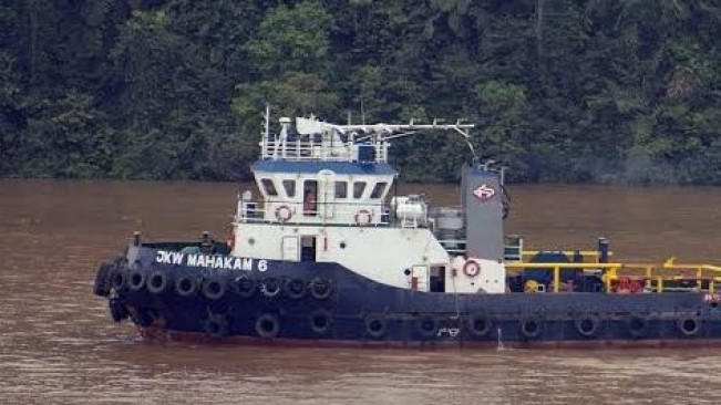 Kapal tongkang JKW Mahakam. [X]