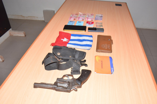 Barang bukti senpi yang diamankan. [Dok Polri]