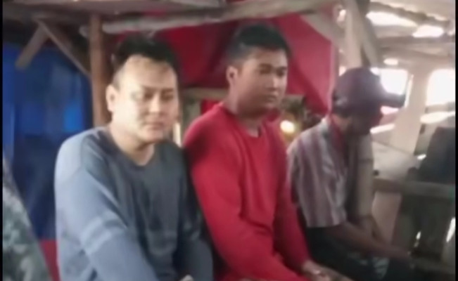 Penumpang KMP Tunu Pratama Jaya yang berhasil diselamatkan petugas SAR gabungan. [Instagram]