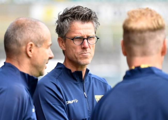 Frank Van Kempen kini dipercaya melatih Timnas U-20. [Instagram]
