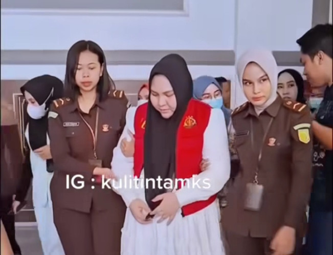 Terdakwa kasus skincare mengandung merkuri Mira Hayati. [Instagram]