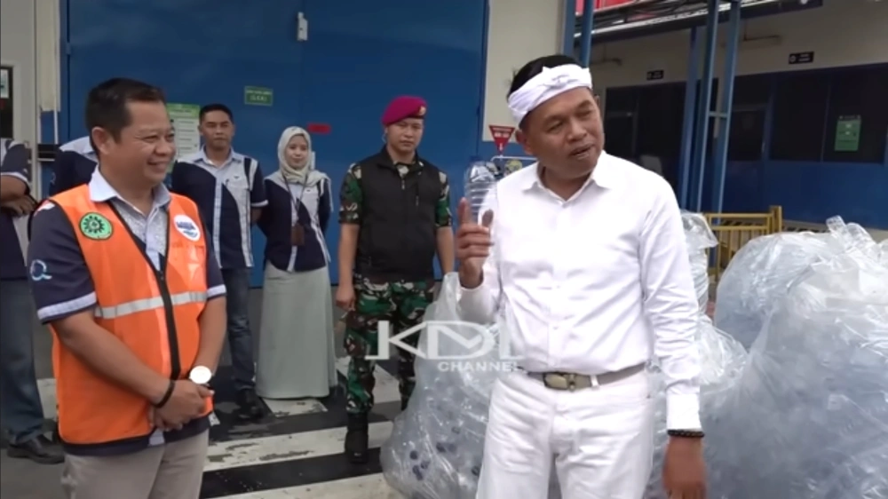 Ini 5 Fakta Menarik Hasil Sidak KDM di Pabrik Aqua Subang