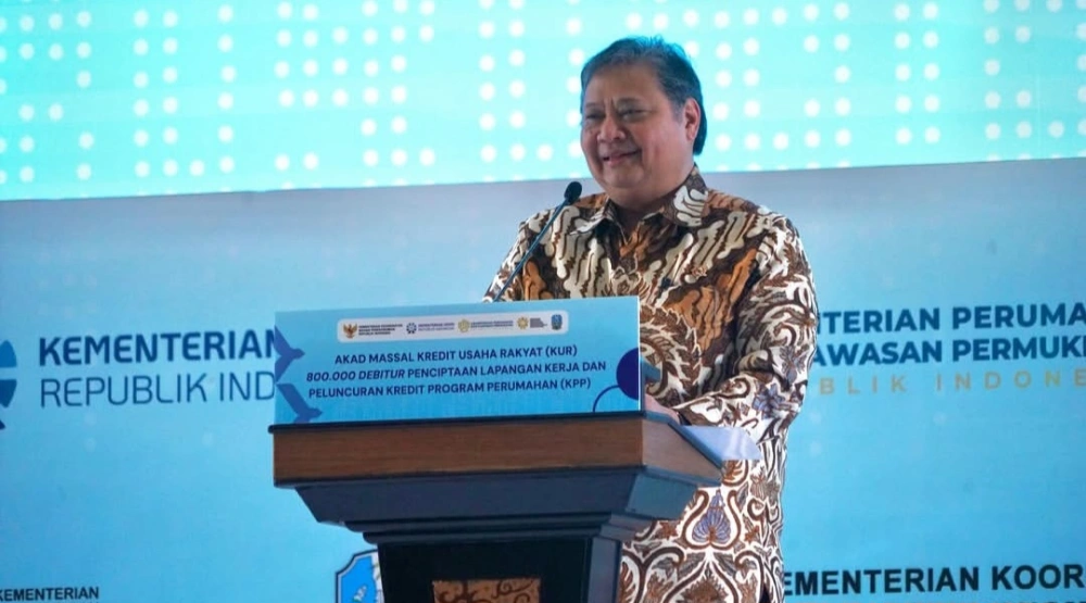 Menko, Airlangga Hartanto memberikan sambutan dalam acara akad massal. (Instagram)