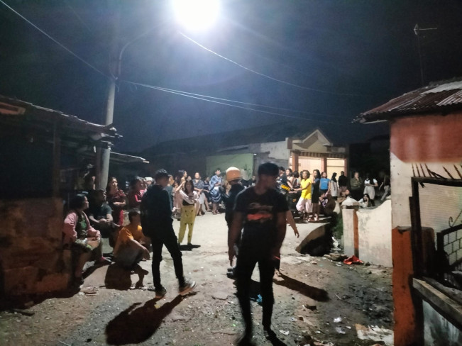 Sat Brimob melakukan penyisiran di pemukiman warga. [Dok Brimob Polda Sumut]