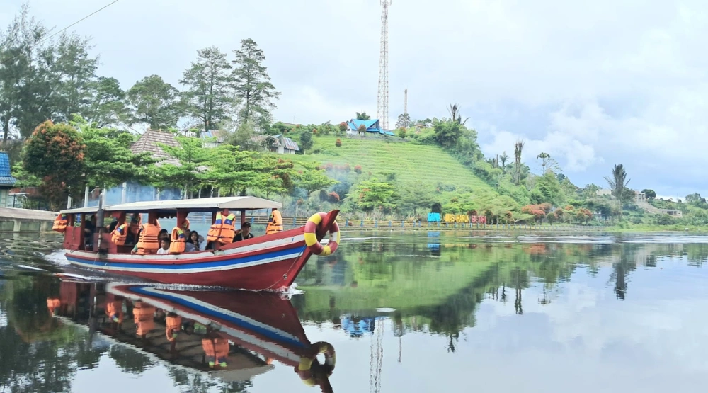 Liburan ke Rejang Lebong : Nikmati Danau, Gunung, dan Air Panas