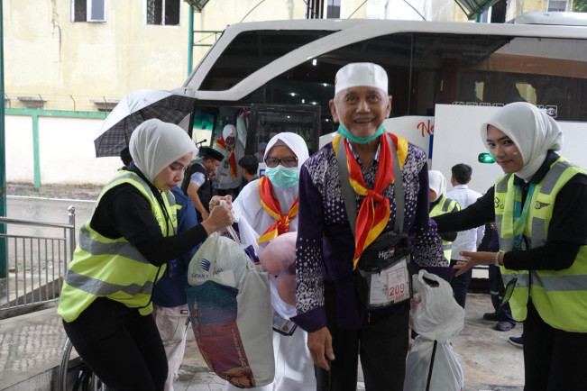 354 Jemaah Haji Medan Kloter 14 Tiba di Tanah Air: 1 Wafat, 1 Tunda Kepulangan