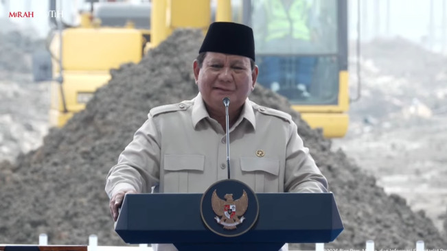Prabowo saat acara Groundbreaking Ekosistem Industri Baterai Kendaraan Listrik Terintegrasi di Karawang. [Youtube Sekretariat Presiden]