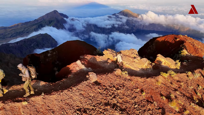 MV Aku dan Rinjani. [YouTube/Adyctivity]