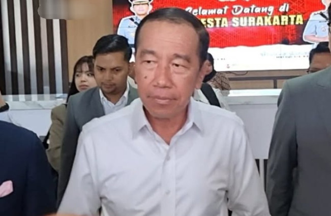 Jokowi Sebut Kereta Cepat Whoosh Transportasi Massal: Tak Cari Laba