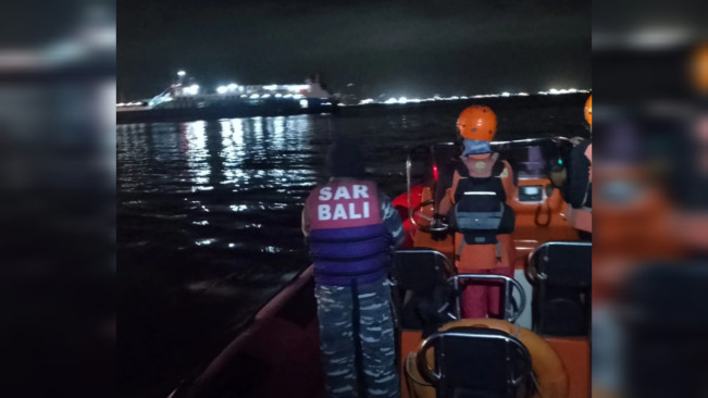 Basarnas melakukan pencarian. [Dok Basarnas]