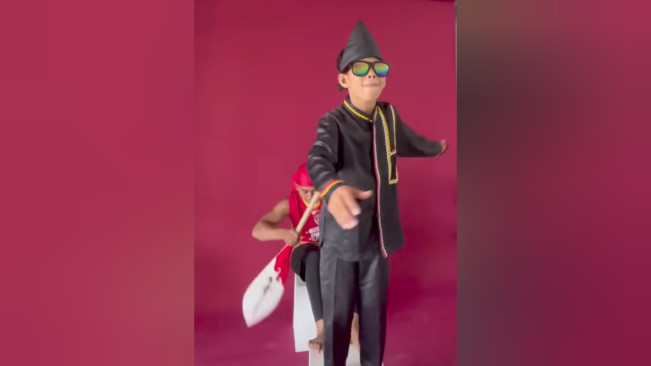 Bocah pacu jalur viral bernama Dika. [Instagram]