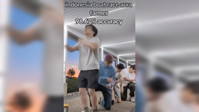 Influencer mengikuti tarian bocah pacu jalur. [Instagram]