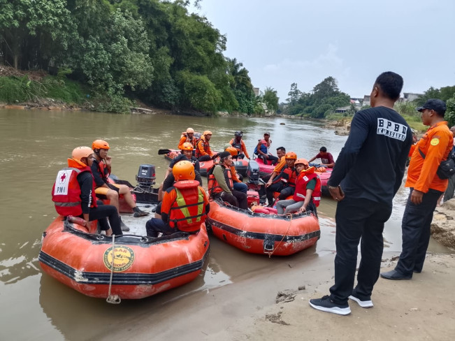 SAR Medan menyisir Sungai Asahan. [Dok SAR Medan]