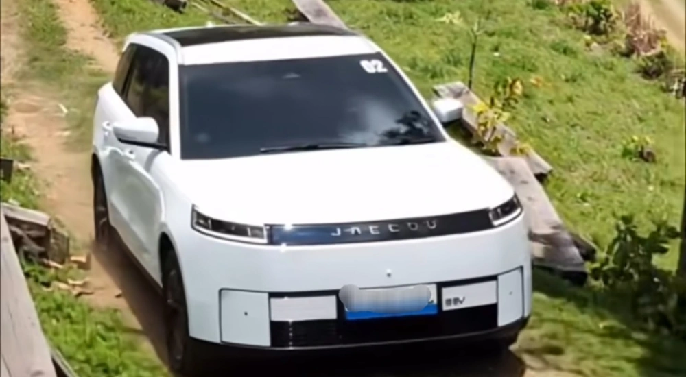 Jaecoo j5 ev menggunakan sistem penggerak roda depan. [Instagram @jaecoo.id]