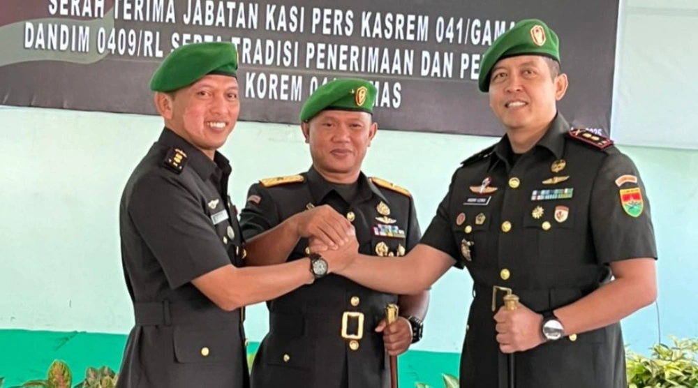 Danrem dan Dandim usai menjalani sertijab. [Istimewa]