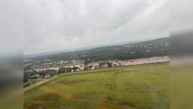 Sungai di Texas diterjang banjir bandang. [X]