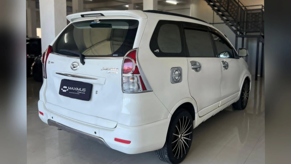 Body Daihatsu Xenia R. [Instagram @maximus_prime_auto]