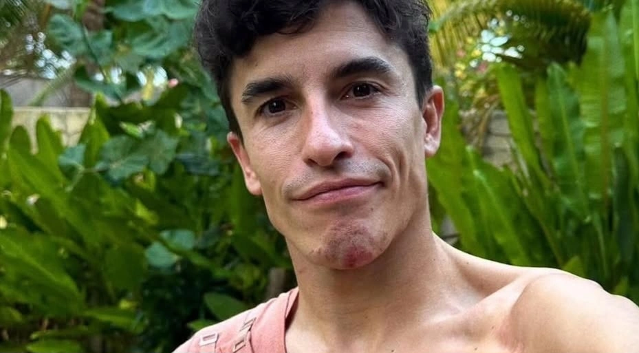 Marc Marquez mengalami cedera pada bahu usai mengalami insiden di Sirkuit Mandalika. [Instagram @baturajaupdate]